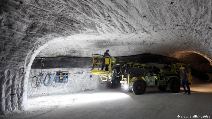 Engineers investigate the Gorleben salt mine as a possible nuclear waste storage facility (Photo: Kay Nietfeld)