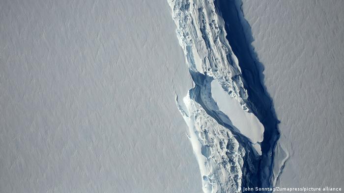 Aerial photo of the Larsen C ice shelf