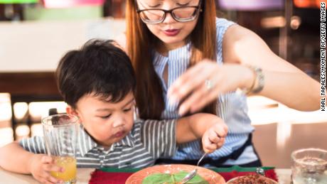 Vegetarian and meat-eating children have similar growth and nutrition but not weight, study finds 